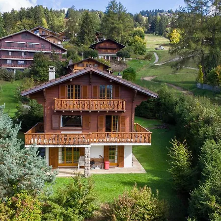 For 6 People Ideally Located In *